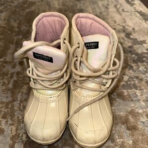 Girls Kids Sperry Rain Boots. GUC Size 13 pearl white